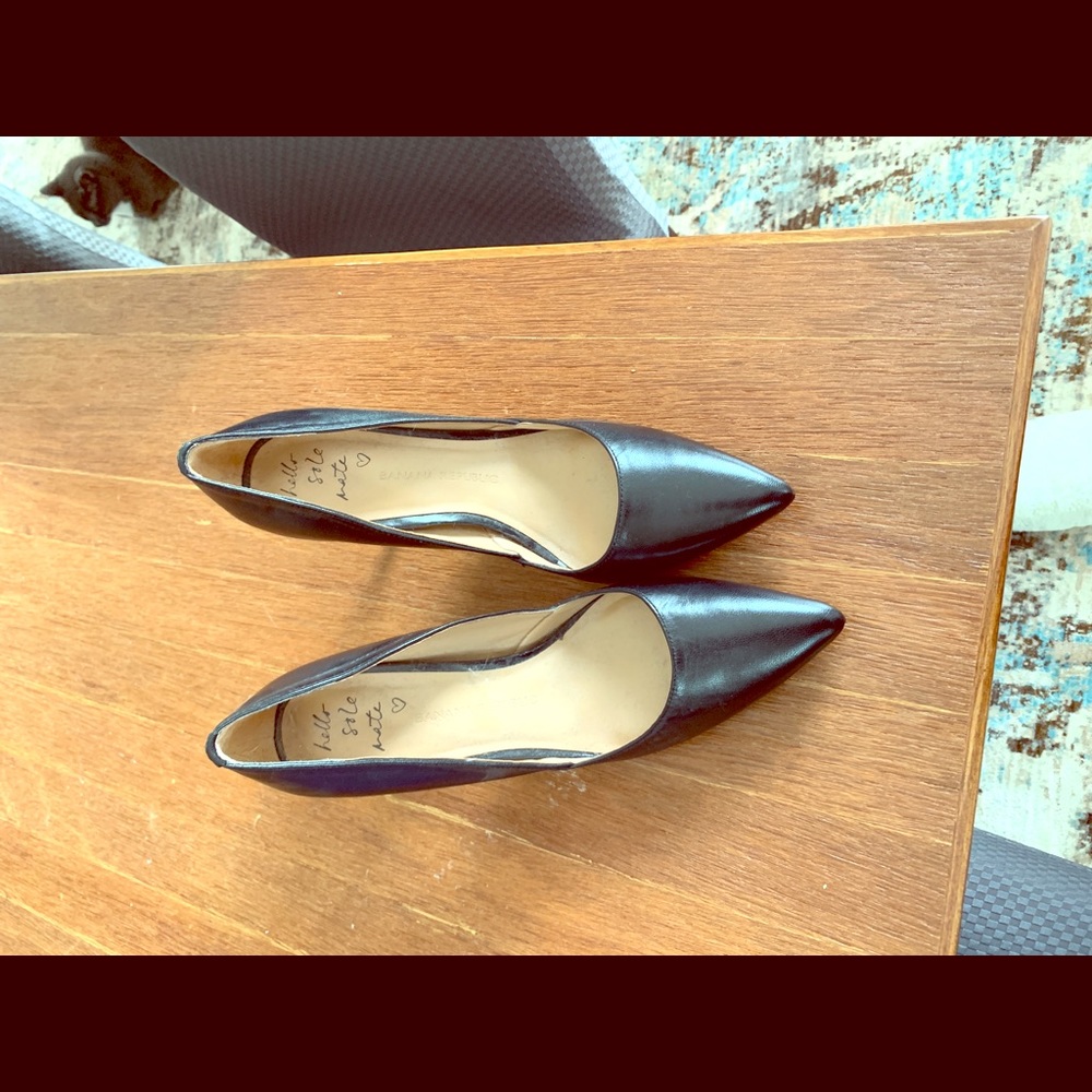 Like new Banana Republic leather heels